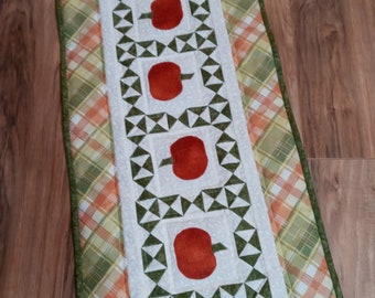 Handmade Quilted Pumpkin Table Runner: Autumn Plaid Decor