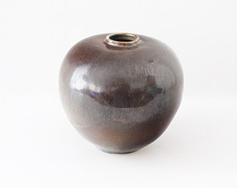 Studio Pottery : Vase bulbeux, signé Gail ou Cail