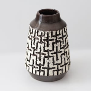 Upsala-Ekeby: Vase 5019M by Mari Simmulson, Dekor Labyrint, Sweden, Swedish Pottery, Scandinavian Pottery,