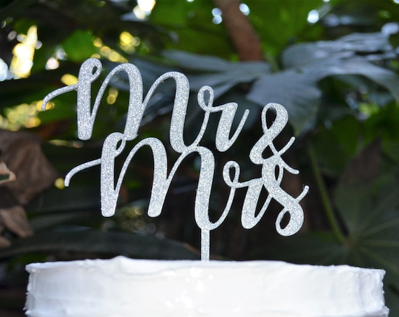Mr & Mrs Wedding Cake Topper - Bride and Groom Wedding Cake Topper