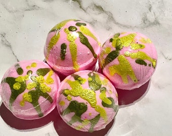 Wild Honeysuckle artisan bath bomb | Gift for her | Handmade