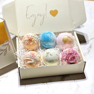 Bath bombs gift box, 6 handmade bath bombs, Aromatherapy gift box