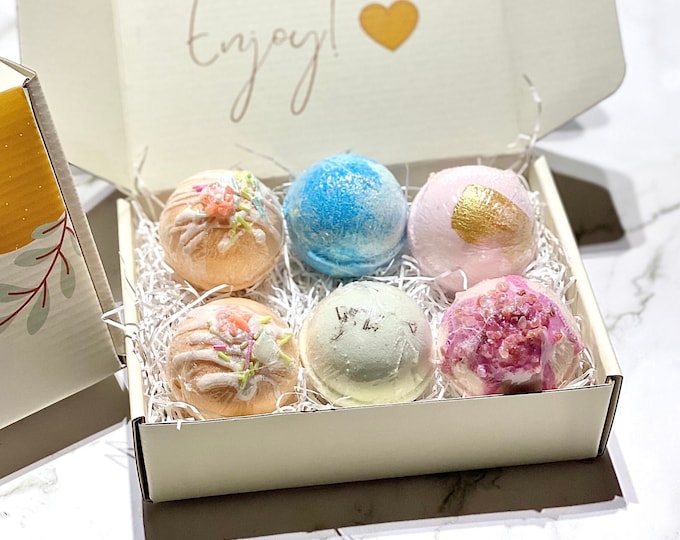 Bath bombs gift box, 6 handmade bath bombs, Aromatherapy gift box