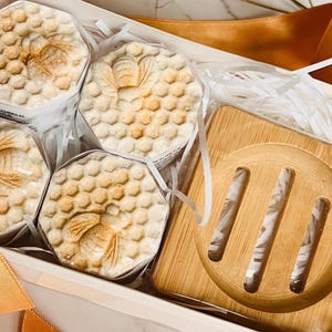 Golden BeeHave Shower Steamers and Dish Gift Set, Aromatherapy
