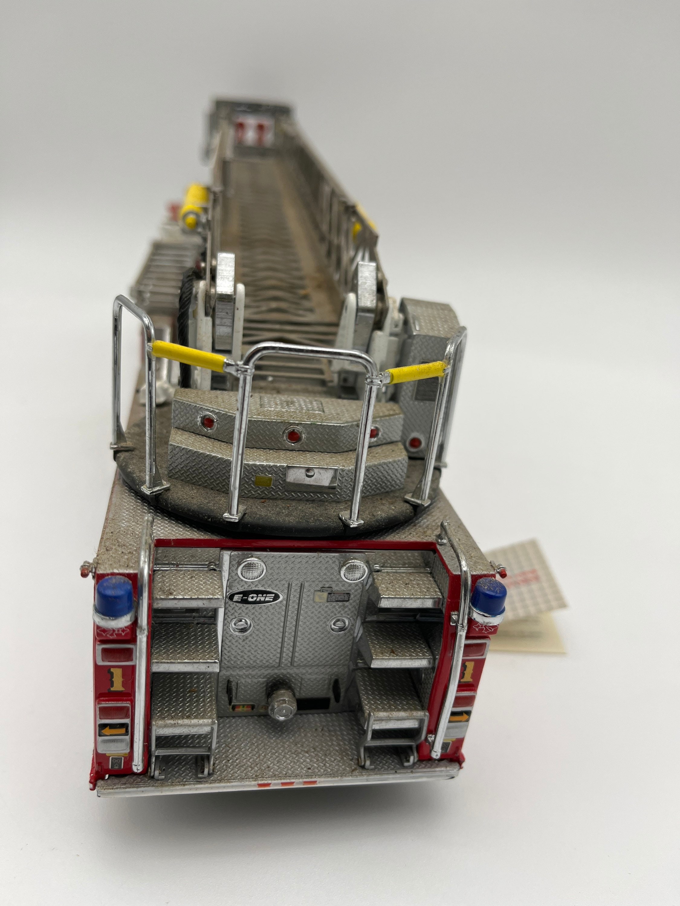 Franklin Mint Emergency 1 One HP 105 Platform 1:32 Diecast