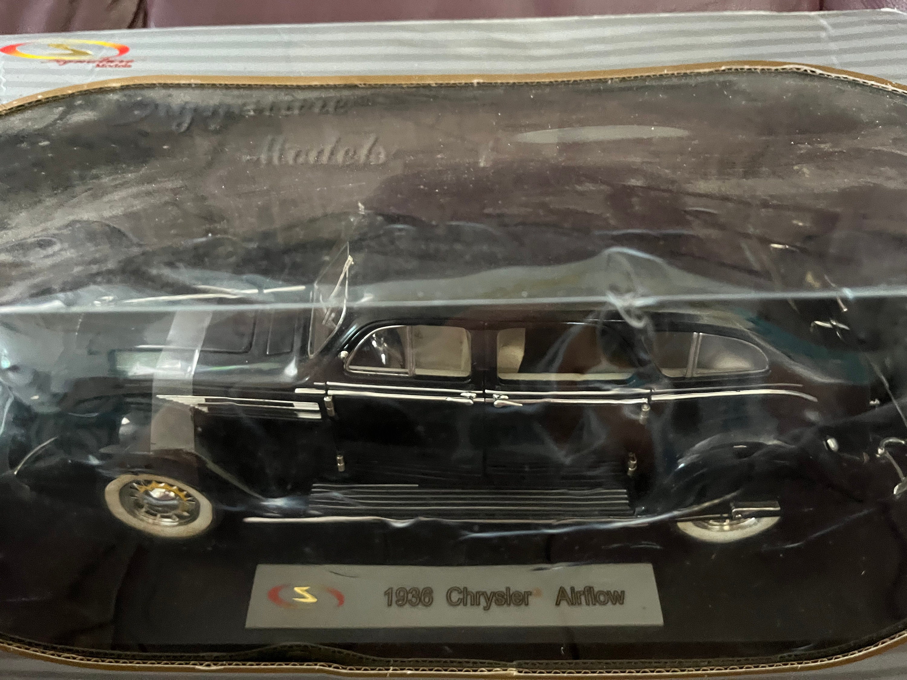 絶版 Signature Models 1/18 1936 Chrysler Airflow ブラック 絶版 Signature Models 1/18 1936 Chrysler Airflow ブラック