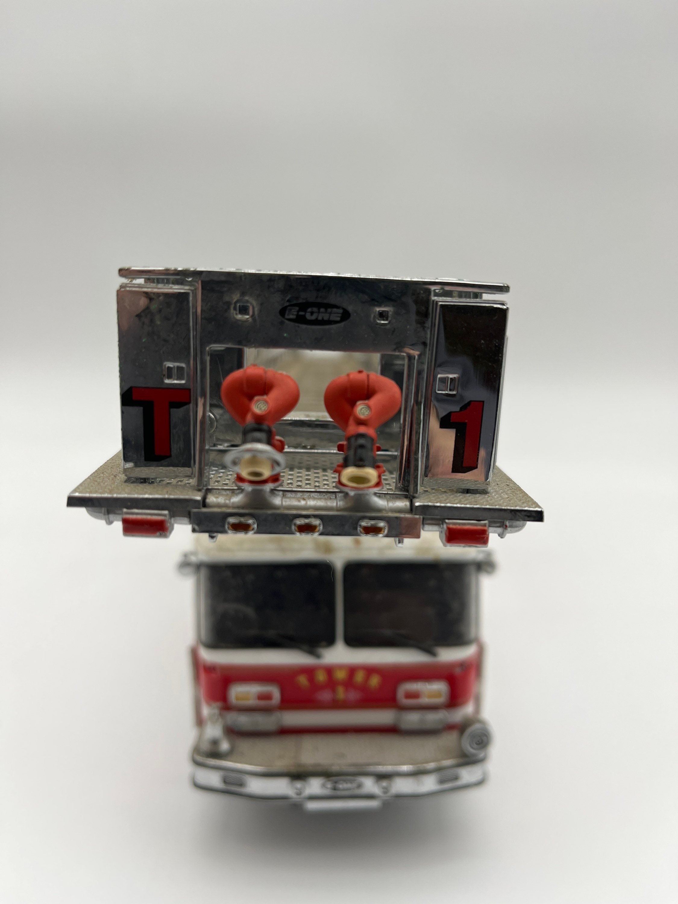 絶版品！！貴重なフランクリンミント1/32 EMERGENCY ONE Franklin Mint 1/32 Emergency One Hp 105 Platform Fire