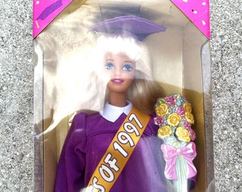 1996 Barbie Doll Class of 1997 Graduation Barbie Special Edition Mattel 16487 w Box