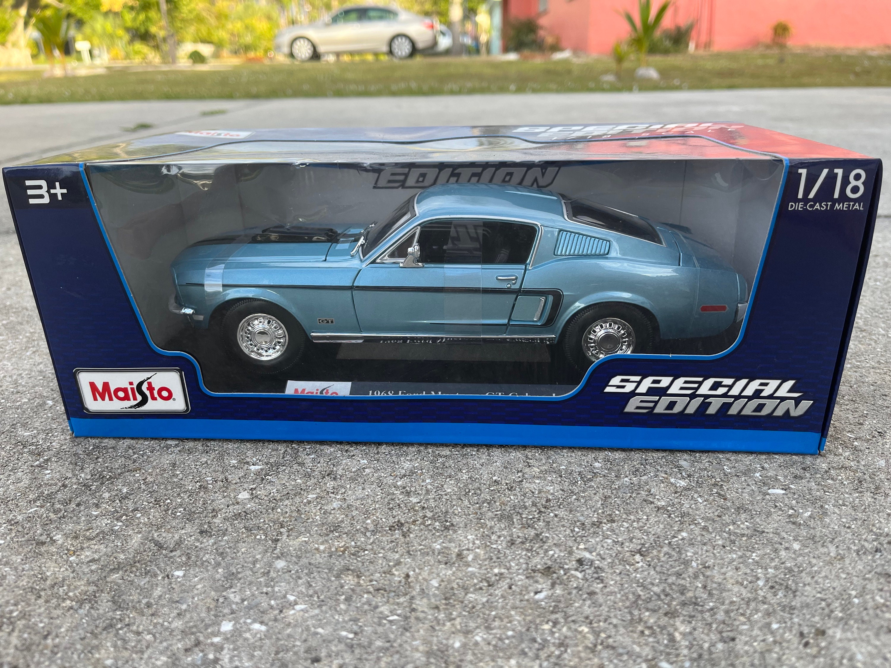 1:18 Scale 1968 Blue Ford Mustang GT Cobra Jet Special
