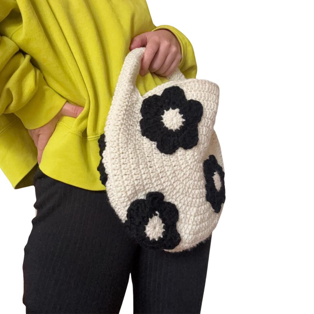 Rounded Bag Crochet Pattern With Flowers Easy for Beginners - Etsy