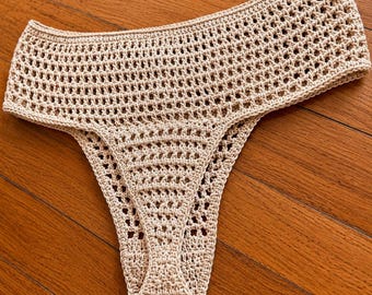 Hoog getailleerd gehaakt brazilian bikinibroekje van mesh