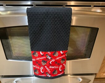 Cincinnati Bearcats Kitchen Towel, Cincinnati Bearcats Football, Cincinnati Bearcats, Cincinnati Bearcats Bathroom Hand Towel