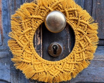 Couronne de porte d'entrée, couronne de table ou suspension murale / macramé / moutarde