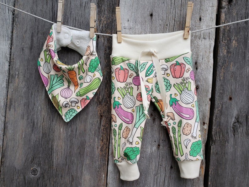 Organic vegetable baby clothes, gardening baby clothes, gender neutral baby, organic baby leggings, farmers market, farmer, baby joggers, zdjęcie 4