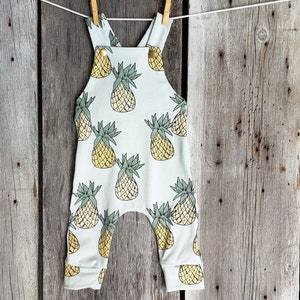Pineaple baby romper, organic baby clothes, baby overalls, gender neutral, summer baby, baby dungarees, tropical baby clothes