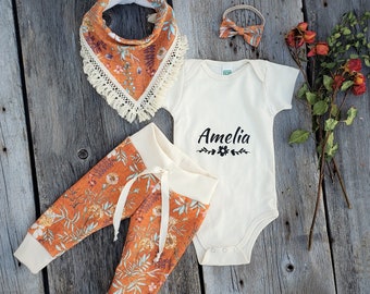 Tenue de bébé bio personnalisée, vêtements de bébé Marigold, bébé automne, tenue florale pour bébé, tenue de retour à la maison, ensemble de vêtements pour bébé