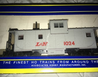 Vintage Unused, AHM, L&N Caboose, 1024, extended vision, HO Scale, 1/87 Scale