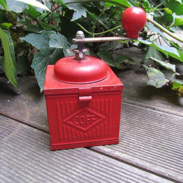 Red lacquered metal coffee grinder brand Coff - Made in Italy