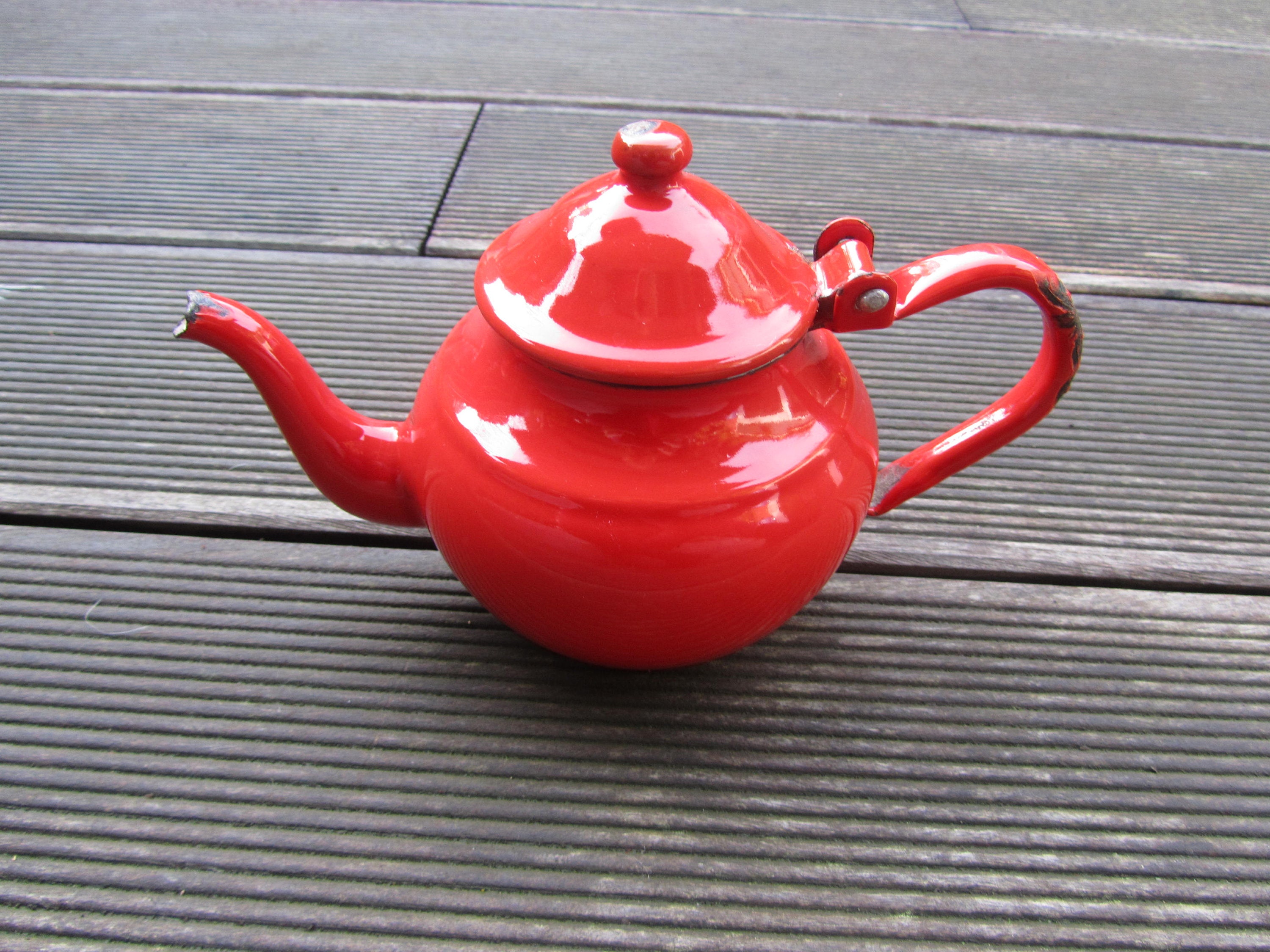 Vintage Red Metal Tea Pot w/Lid – In Sky Blue Pink LLC