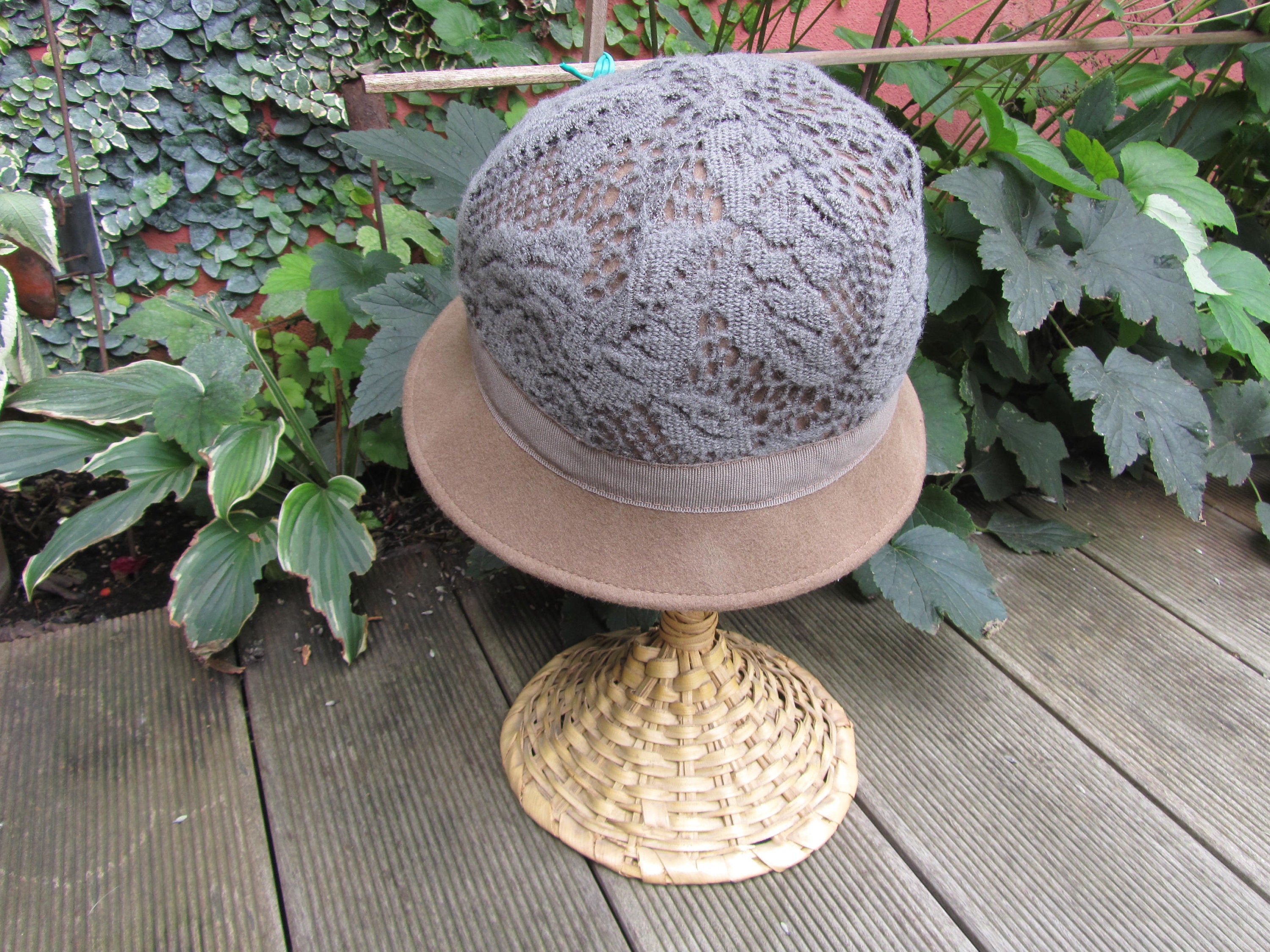 AGL made in Italy Camel Wool-Cashmere Cloche Hat Elle - Ultrafino main image 3