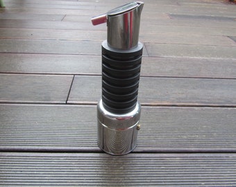 Rare coffee maker in 18/10 VEV stainless steel Koncord design Walter Capp - 3 cups - Made in Italy - 1980s - Suitable for induction and gas.