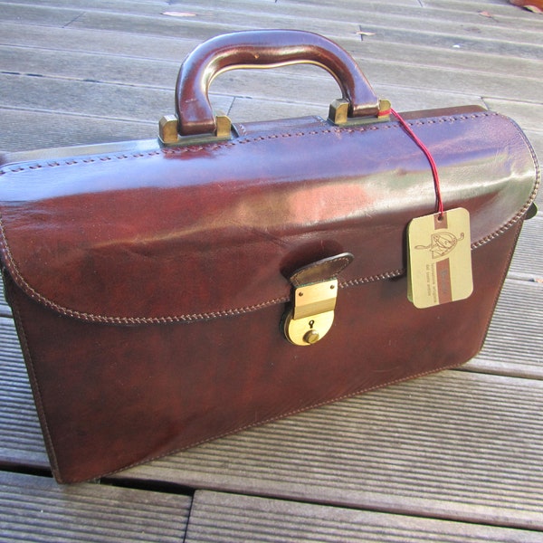 Genuine leather doctor's bag or briefcase from the 1980s - Brass finishes - Handmade - Made in Italy