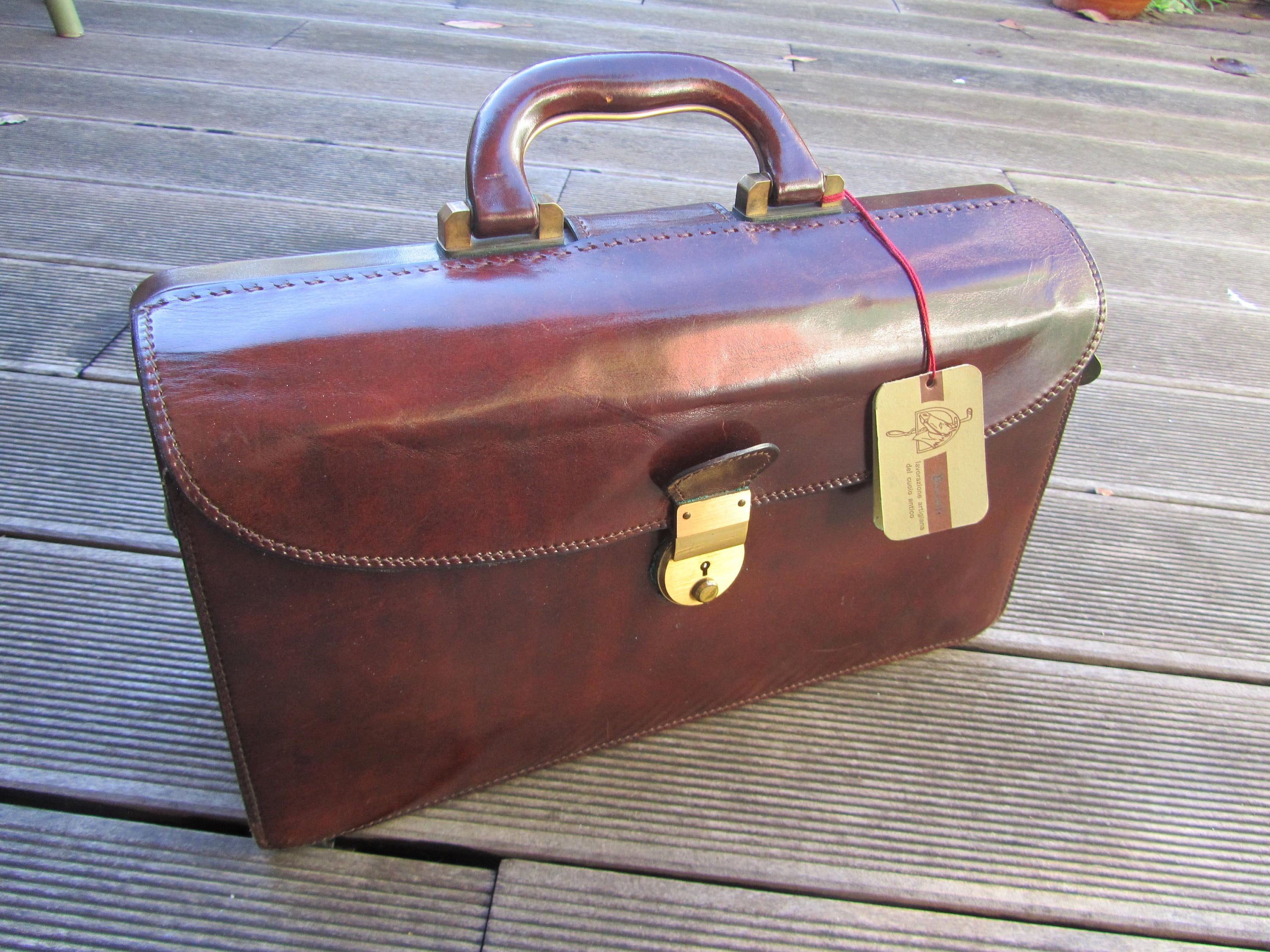 バッグ 80s ACE Genuine Leather Doctor Bag 1980s Genuine Leather Doctor's Bag or Briefcase - Brass Finish