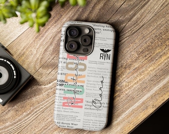 Personalisierte Krankenschwester Telefon Hülle, Zeitung Design mit Namen, Nurse Geschenk, RN Geschenk, iPhone 16 15 14 13 11 X Promax Mini Plus