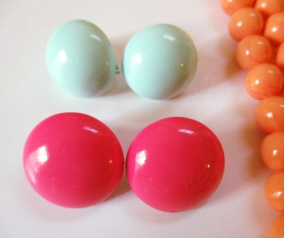 Lot of Vintage Pastel Colored Jewelry, 4 Acrylic … - image 2