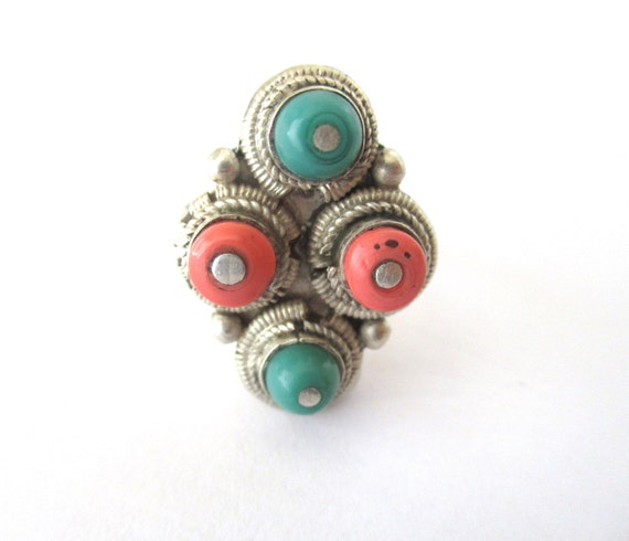 Yemeni Sterling Silver Ring, Coral, Green Stone o… - image 4