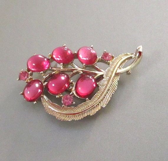 Vintage Pink Glass Cabochon Brooch, Light Gold To… - image 1