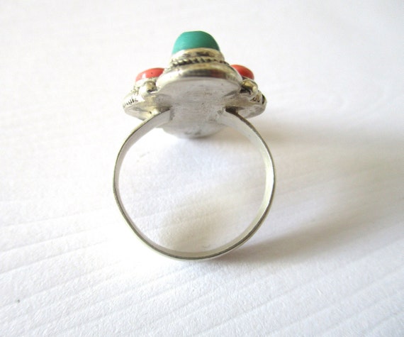 Yemeni Sterling Silver Ring, Coral, Green Stone o… - image 3