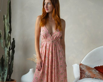 Abito alla moda Boho morbido rosa floreale infinito / vacanze casual estive al ginocchio con scollo all'americana senza schienale