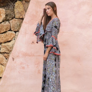 Bell Sleeve Boho Maxi Dress: Black Goddess Style with Pink Lace