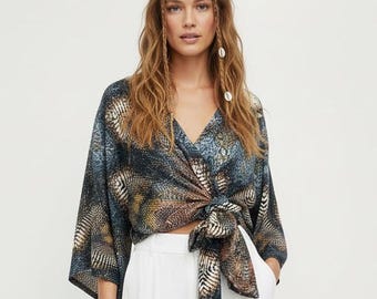 Blusa cruzada bohemia, blusa bohemia con estampado abstracto gris, ropa de festival para mujer, ropa ibicenca, top diosa, ropa bohemia para mujer