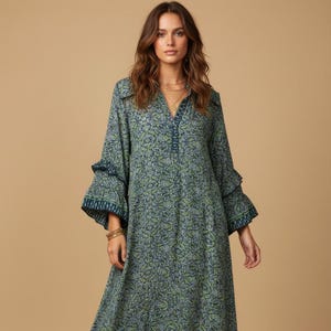 chinese dress ladies Long Sleeve Maxi Dress with High Slit and Tiered Skirt L / Black