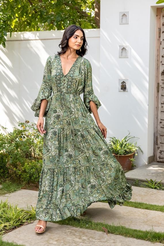 Summer Bohemian Maxi Dresses With Sleeves Women's Bohemian Floral Print V-Neck Flared Sleeve Maxi Dress Summer Bohemian Maxi Dresses With Sleeves Women's Bohemian Floral Print V-Neck Flared Sleeve Maxi Dress