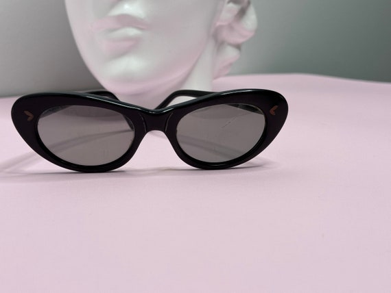 1960s Black Polaroid Cats Eye Sunglasses - image 2