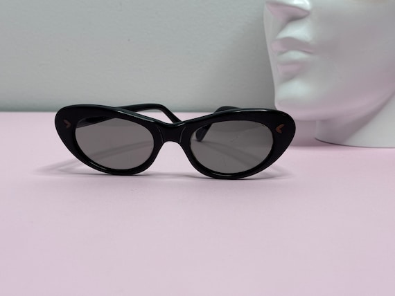 1960s Black Polaroid Cats Eye Sunglasses - image 1