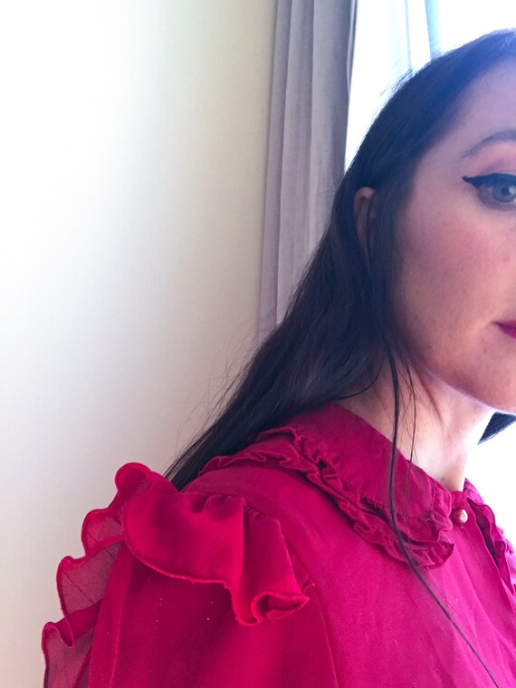 Pretty Vintage Raspberry Ruffle Dress | Gucci Styl