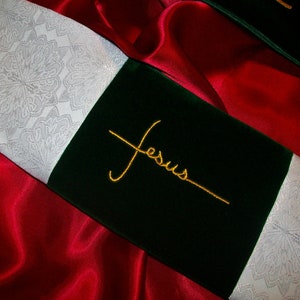 White Clergy Stole with Velvet Hunter Green Design