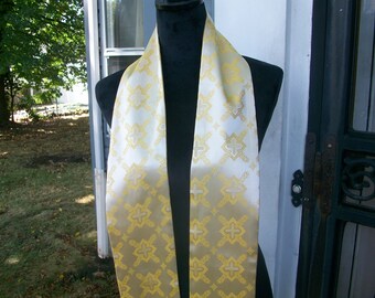 Gold Stole with Laurel Print || Clergy Apparel