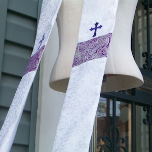 White Clergy Stole | Clergy Apparel || Metallic design
