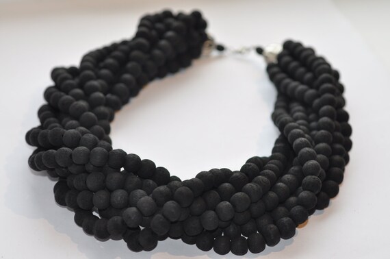 chunky black bead necklace