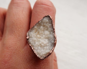 Beautiful Druzy Ring size 6.75