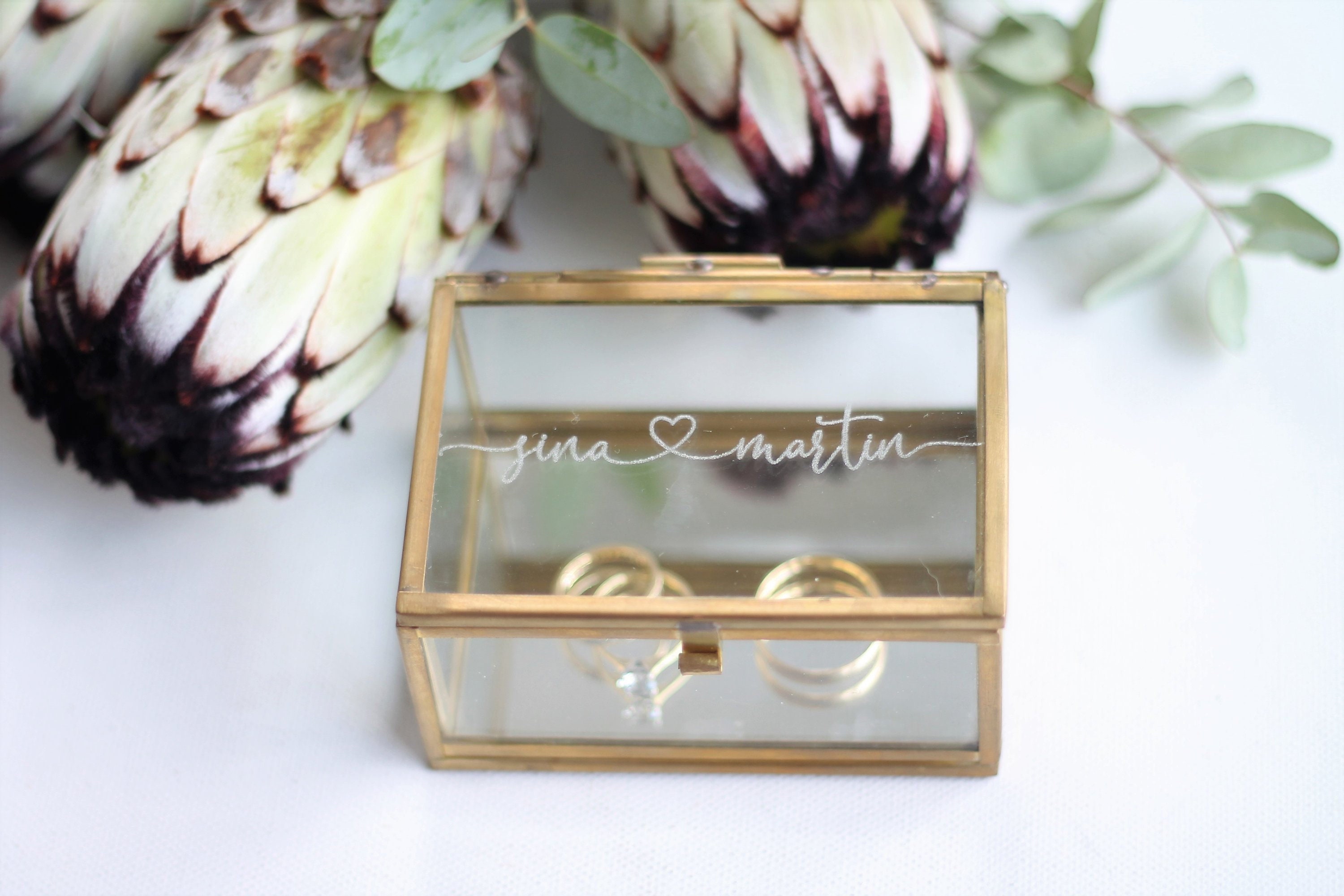 personalized RING BOX with engraving made of glass in gold | Wedding …