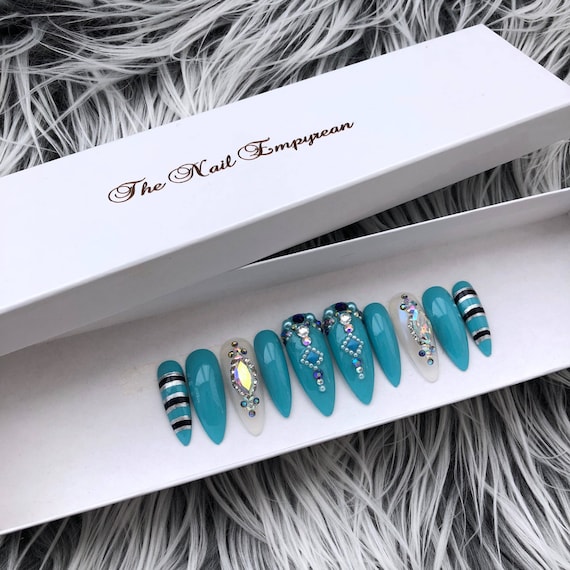 Hand painted ~ Press on stiletto nails ~ Press on nails ~ Crystal nails ~ Long nails ~ 3d nails ~ Fake nails ~ False nails ~ Coffin nails ~