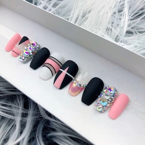 Press on nails uk ~ Press on nails ~ Coffin false nails ~ False nails ~ Fake nails ~ Stiletto false nails ~ Chrome nails ~ Crystal nails