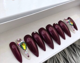 Press on nails ~ False nails ~ Stiletto nails ~ Stiletto false nails ~ Fake nails ~ 3d press on nails ~ Crystal nails ~ Purple nails