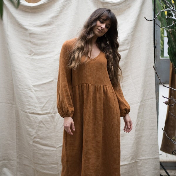 Langes Karamellkleid, Bio-Baumwolle, Doppelgaze-Kleid, Musselin-Karamell-Kleid, Kleid mit hoher Taille, Boho-Kleid, Kleid mit V-Ausschnitt